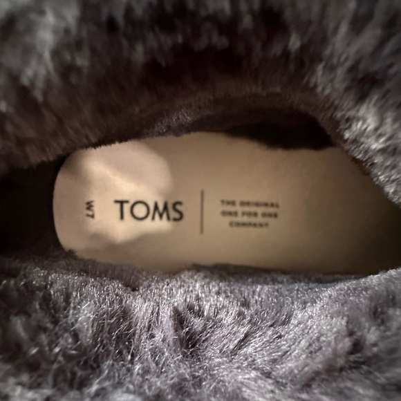Tom’s NWOB Paxton Slip On Faux Fur Zippered Back size 7 Charcoal Gray Suede - Picture 8 of 12